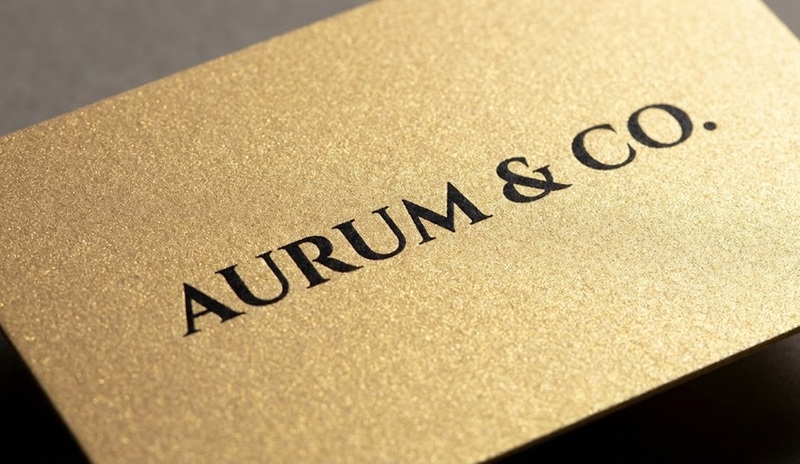 Mẫu in danh thiếp giấy mỹ thuật ánh kim sang trọng.