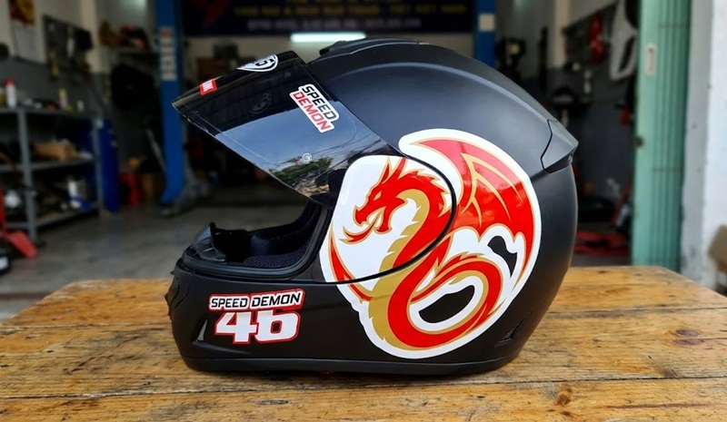 In sticker dán mũ bảo hiểm tphcm