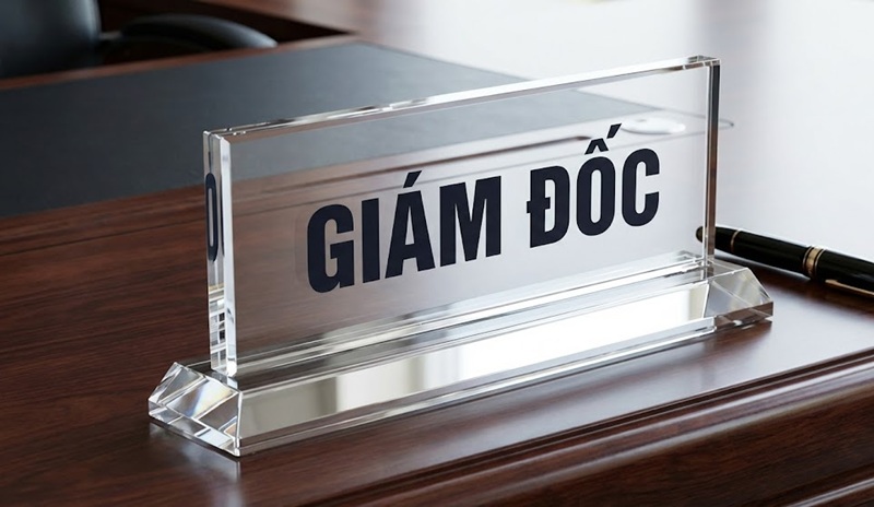 Biển chức danh mica đế dày cao cấp cho giám đốc.