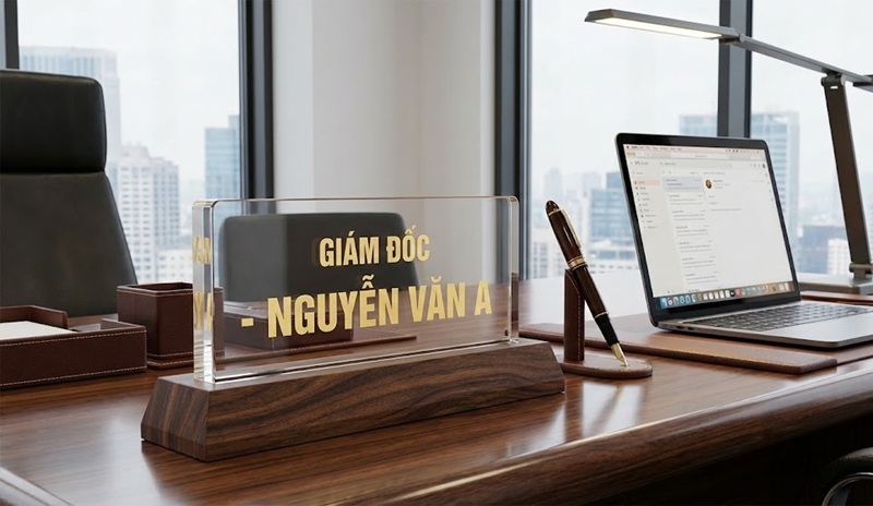 Mẫu biển chức danh mica đế gỗ cao cấp cho giám đốc.