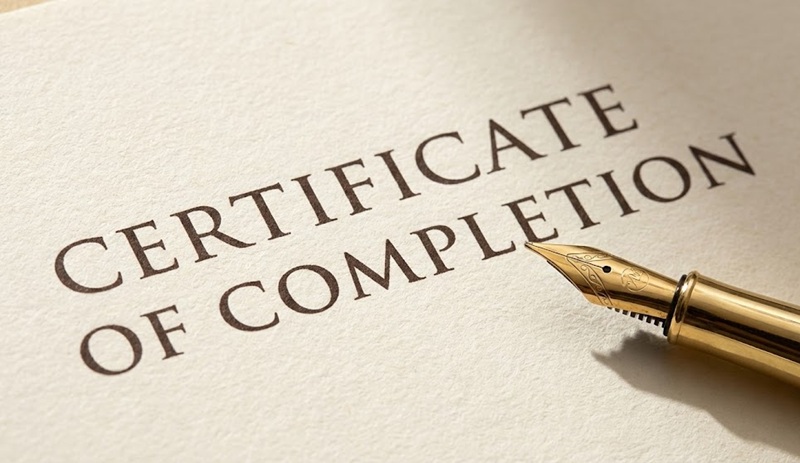 In chứng chỉ đào tạo trên giấy mỹ thuật cao cấp.