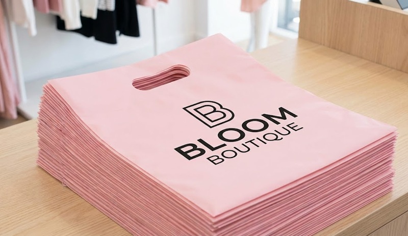 Mẫu in túi hột xoài màu hồng cho shop thời trang nữ.