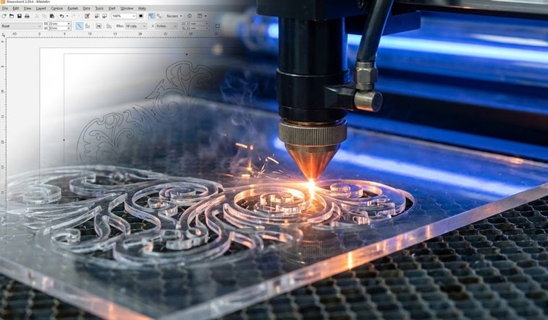 Máy cắt laser mica công nghệ cao đảm bảo độ chính xác.