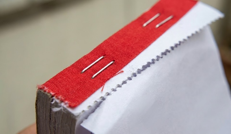 Gia công rãnh xé răng cưa cho phiếu thu chi.