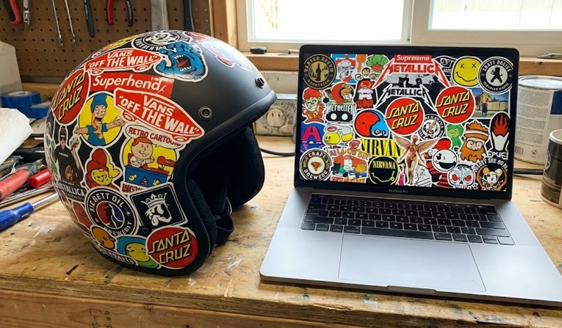 In sticker logo dán nón bảo hiểm và laptop làm quà tặng.