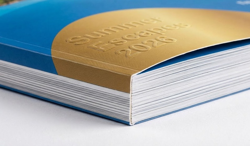 Gia công đóng gáy keo nhiệt vuông vức cho tạp chí du lịch.