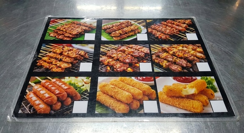Mẫu in menu ép plastic quán ăn vặt xiên que giá rẻ.