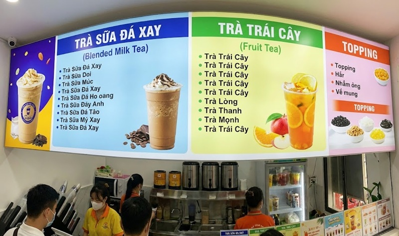 Thiết kế menu bảng treo quầy order cho tiệm trà sữa.