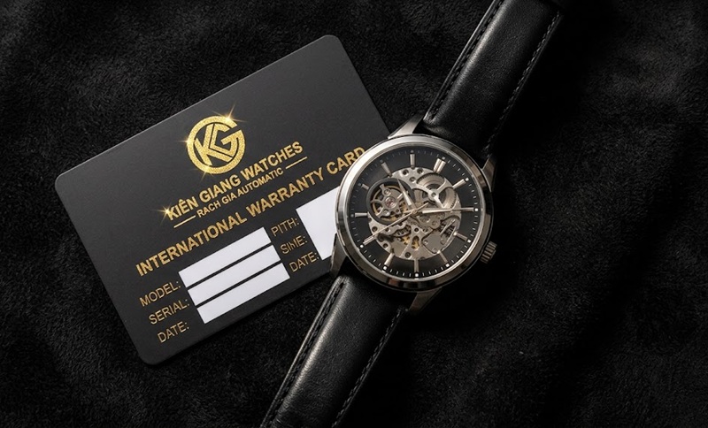 Mẫu in thẻ bảo hành nhựa cứng ép kim cao cấp cho thương hiệu đồng hồ.