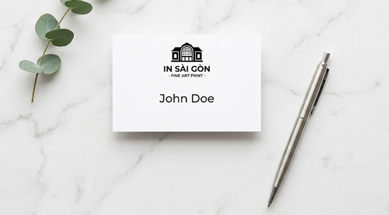 Mẫu thiết kế card visit tối giản trên nền trắng giúp toát lên vẻ đẹp sang trọng, thanh lịch.